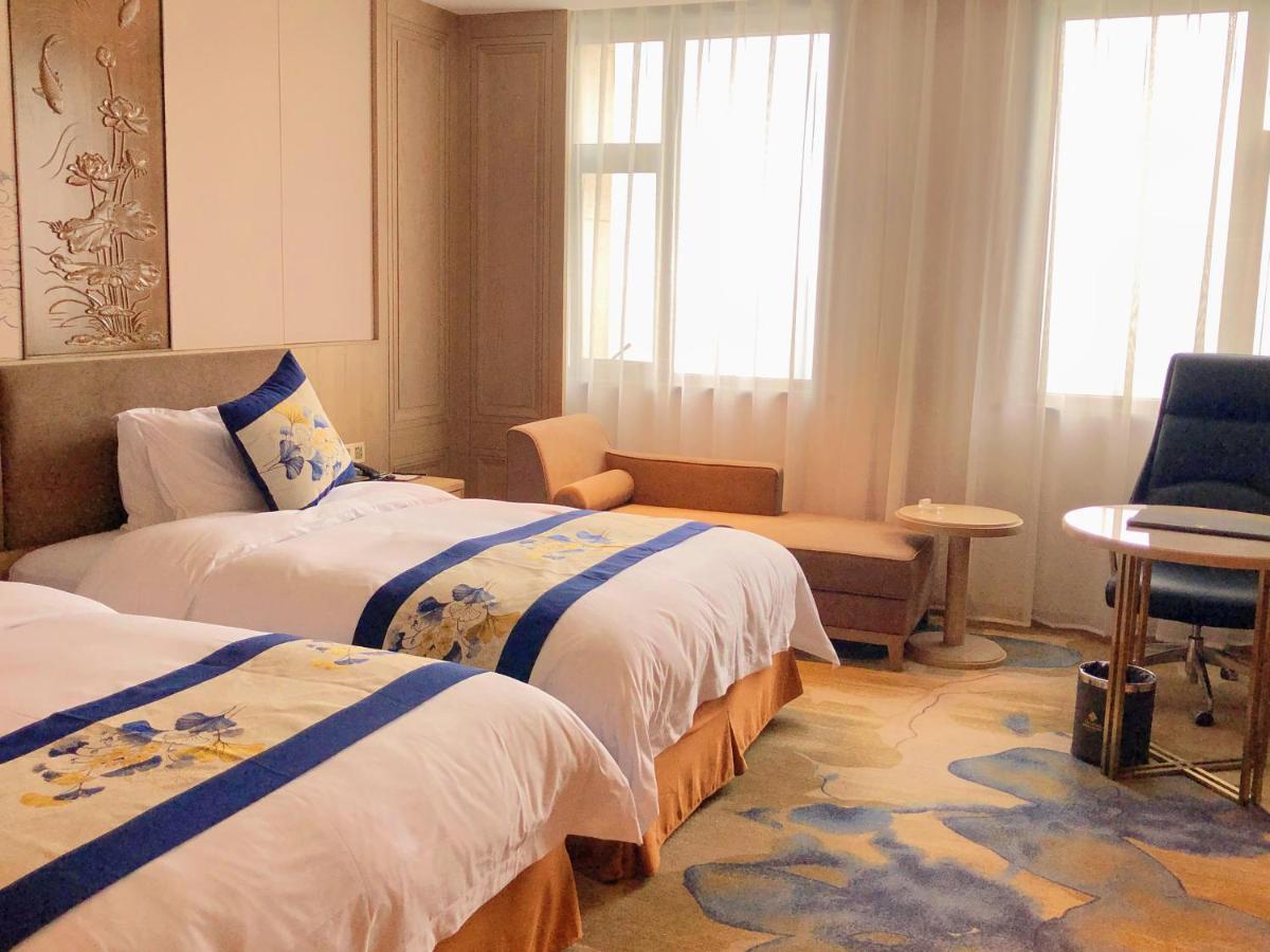 Baoying Jinling Hotel Exterior photo
